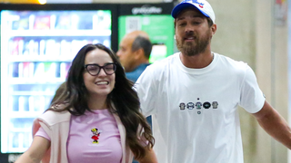 Nem Adidas Samba, nem New Balance: Larissa Manoela usa calçado inusitado em aerolook após cruzeiro da Disney com o marido