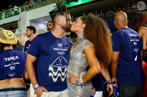 Juliana Alves trocou beijos no carnaval 2025 com o namorado, Bruno D'Avila