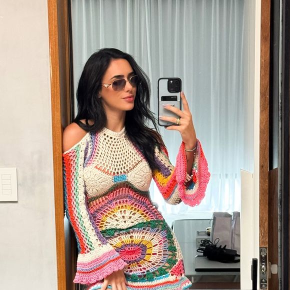 Bruna Biancardi abriu uma caixinha de perguntas no Instagram e foi acusada de ter feito muitas plásticas ao longo da vida