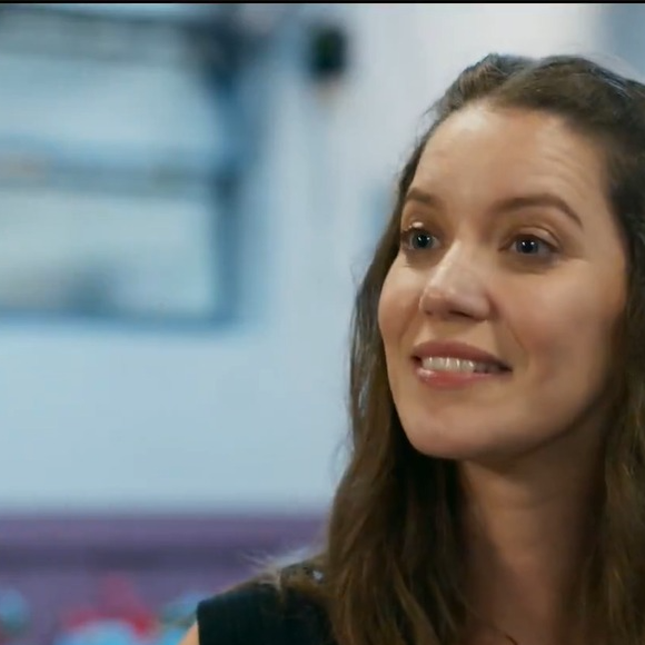 Nathalia Dill entrou oficialmente em Quem Ama Cuida interpretando Francesca, mulher misteriosa que cruza o caminho de Otoniel, personagem de Tony Ramos. A relação dos dois promete grandes surpresas nos próximos capítulos