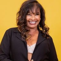 Antes e depois de Solange Couto, hoje no 'BBB 26': + de 20 fotos mostram as mudanças no corpo da atriz de 69 anos e reforçam sua auto-estima sempre