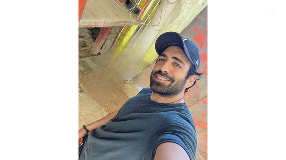 O ator Bugra Gülsoy interpreta "Fatih" na novela turca "Novamente Apaixonados"