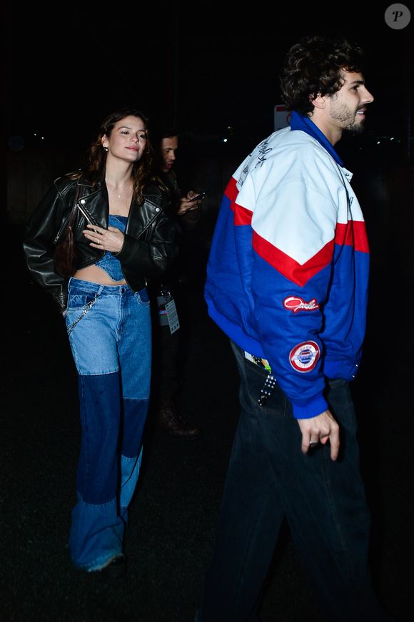 The Town 2025: irmã de Bruna Marquezine, Luana Marquezine elegeu um look jeans recortado com cropped e chegou acompanhada de Lucca Picon