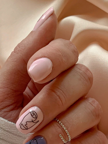 Unhas curtas estão de volta em 2026: elegantes, coloridas e mais modernas do que nunca