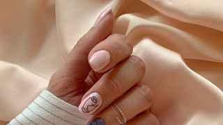 Unhas curtas estão de volta em 2026: elegantes, coloridas e mais modernas do que nunca