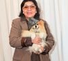 No desfile da Misci, Roberta Miranda posou ao lado do seu cãozinho Severino.