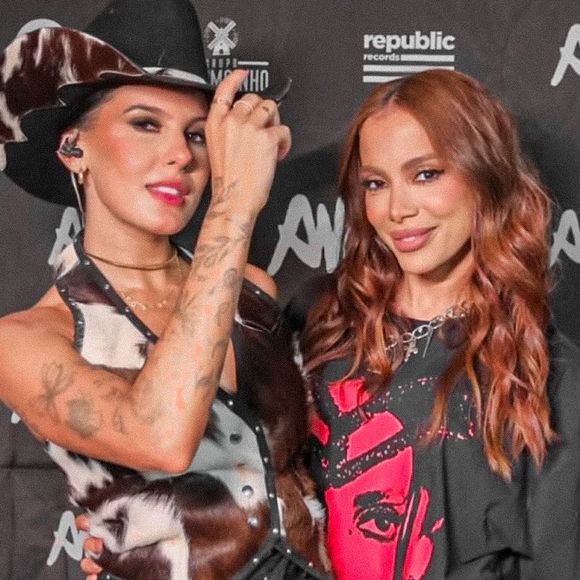 Ana Castela responde flerte de Anitta com mistério: 'Dia 23 te respondo pessoalmente'