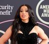 3 meses sem lavar o cabelo, Cardi B descuida da higiene capilar e especialista revela riscos: 'De proliferação fúngica a queda capilar'