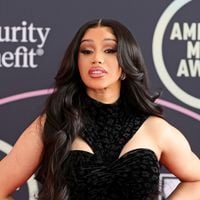 3 meses sem lavar o cabelo: descuido da higiene capilar de Cardi B pode causar proliferação fúngica e queda capilar; especialista revela riscos