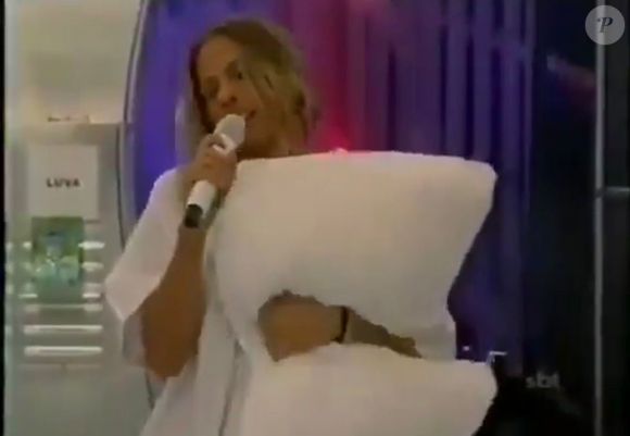 Adriane Galisteu já enfrentou Silvio Santos ao vivo - e de pijama! O episódio aconteceu durante o Charme, no SBT, e virou um dos momentos mais marcantes da televisão brasileira. Veja o que ela disse sobre isso anos depois