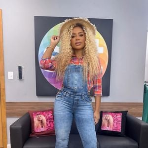 Cariúcha: ‘Eu já morei em comunidade, meu amor, eu lidei com homem de verdade. Agora, medo de você? Pelo amor de Deus, né? Tem que nascer de novo’