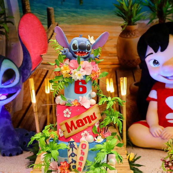 Lilo & Stitch gigantes decoravam a festa de Manuella, filha de Ticiane Pinheiro e César Tralli