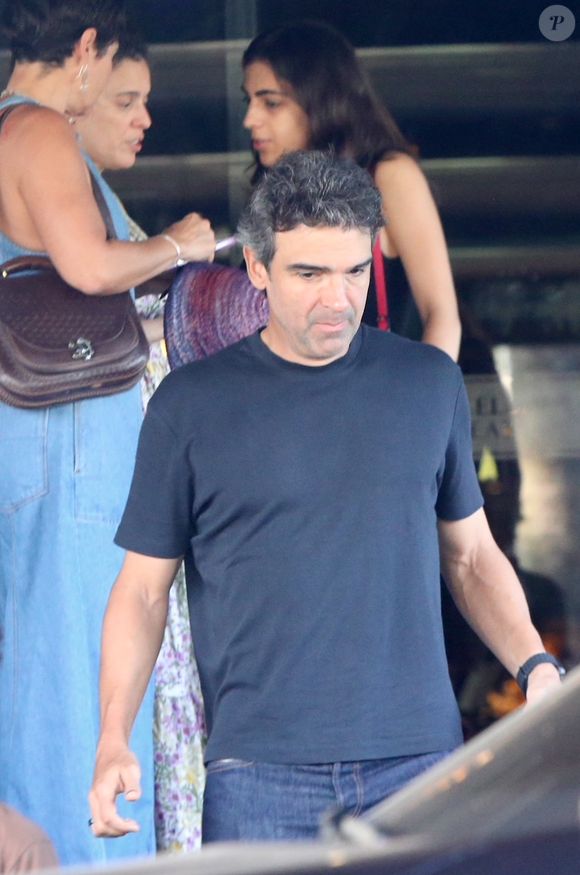 Tadeu Schmidt não deixou de apresentar o 'BBB 26' após a morte do irmão