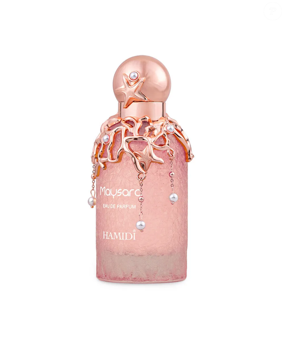 Rosa, pralinê e sândalo estão entre os destaques do Maysara Eau de Parfum, da Hamidi. A combinação de notas florais, adocicadas e amadeiradas diferencia a proposta da fragrância, que também apresenta lichia, pimenta-rosa e bergamota