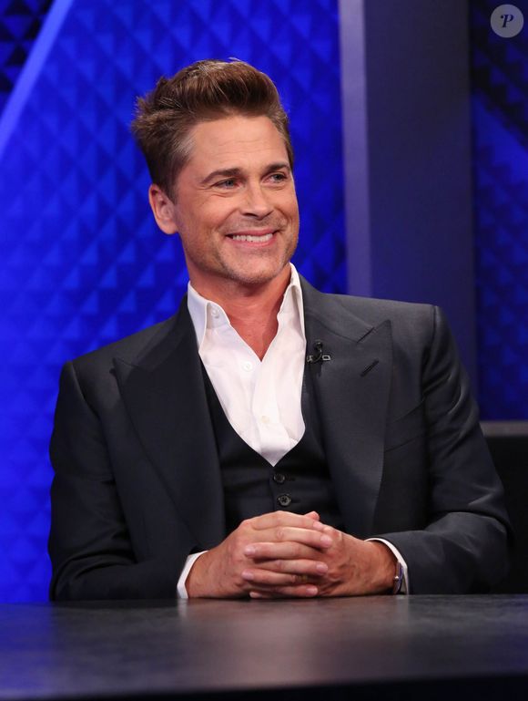 Em 1988, Rob Lowe se envolveu em um escândalo sobre pornografia caseira em Hollywood. O ator foi filmado em um ménage à trois com duas garotas