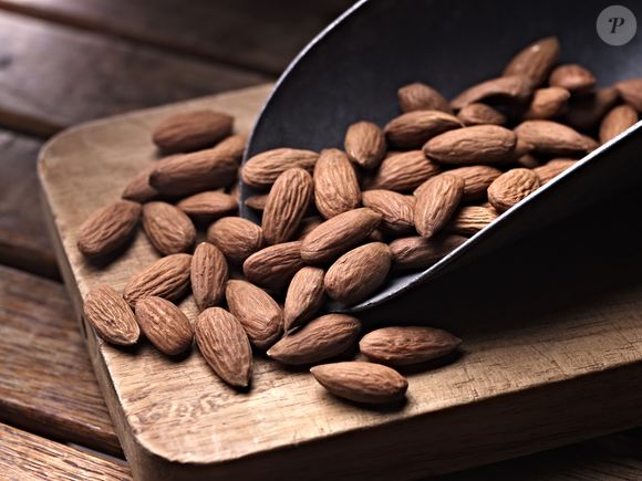 Amêndoas são benéficas para a saúde cardiovascular, controle do açúcar no sangue, cuidados com a pele e regulação do peso