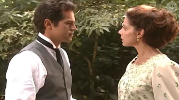 Josué (Juan Alba) e Janete (Ângela Vieira) têm conversa séria sobre segredo do cocheiro