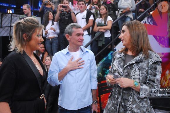 Zizi Possi ao lado de Sergio Groisman e Luiza Possi, sua filha