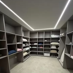 6 suítes, sendo 1 suíte master com closet e banheira: esse conforto faz parte da mansão de Zé Felipe que está à venda