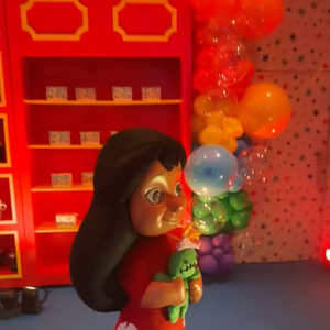 Bonecos da Disney, como o da Lilo de 'Lilo & Stich', foram espalhados pela festa de 5 anos de Maria Alice, filha de Virgínia Fonseca e Zé Felipe