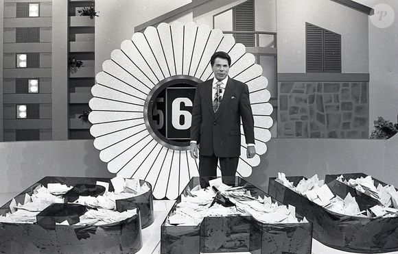 Silvio Santos e Chacrinha teriam se encontrado em outro plano espiritual; o 'Velho Guerreiro' teria presenciado tortura ao fundador do SBT