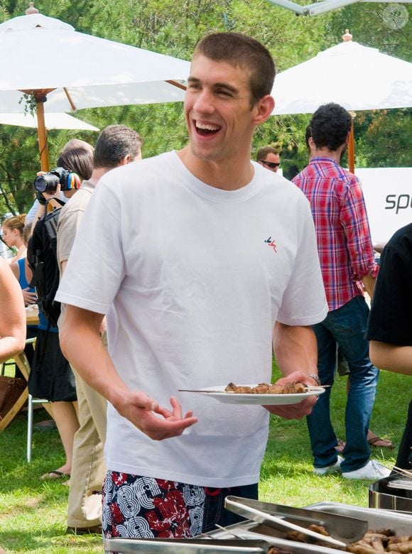 Fome de campeão: Michael Phelps consumia até 12 mil calorias por dia durante os treinos para as Olimpíadas de Pequim