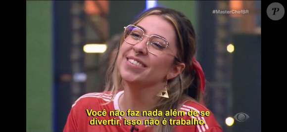 A jovem explicou que trabalha fazendo lives e jogando online, mas o chef questionou se aquilo poderia ser considerado trabalho