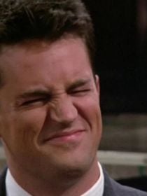 'Estávamos cientes da gravidade do seu transtorno': uma cena da série 'Friends' esconde uma dolorosa realidade de Matthew Perry