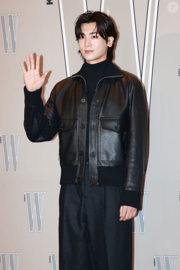 Park Hyung-sik fundou a própria agência de gestão de carreira, a P&Studio