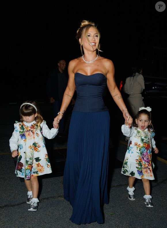 Teleton 2025: embaixadora do evento, Virgínia Fonseca usou um vestido azul marinho com corset e saia volumosa