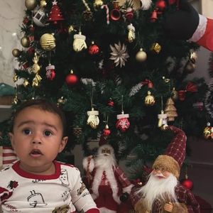 Quem também celebrou a data especial foi a influenciadora Lorena Maria, de 26 anos, que curtiu o Natal ao lado do filho, Rás, de 10 meses.