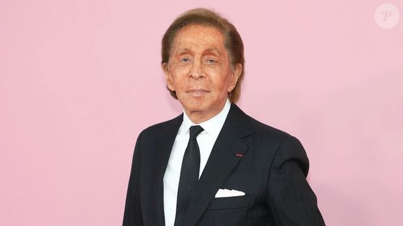 O estilista Valentino teve a morte revelada aos 93 anos em 19 de janeiro de 2026: ele foi um dos maiores ícones da moda