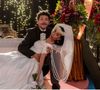 Casamento de Jacira (Flavia Reis) e Sérgio (Sergio Kauffmann) tem duas referências do passado: o programa 'Mundo da Lua' e a novela 'Chocolate com Pimenta'