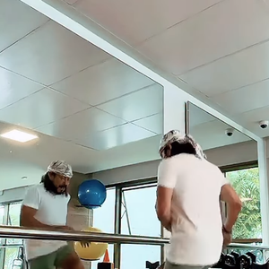 Segundo a personal trainer e nutricionista Lucila Gatz, o relato de Bell Marques também diz muito sobre o envelhecimento longevo e saudável - mesmo que você não faça shows