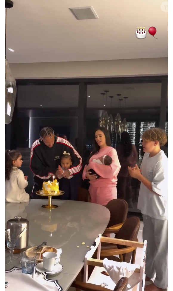 Festinha de Mel contou com pessoas próximas e familiares, incluindo os irmãos Mavie e Davi Lucca