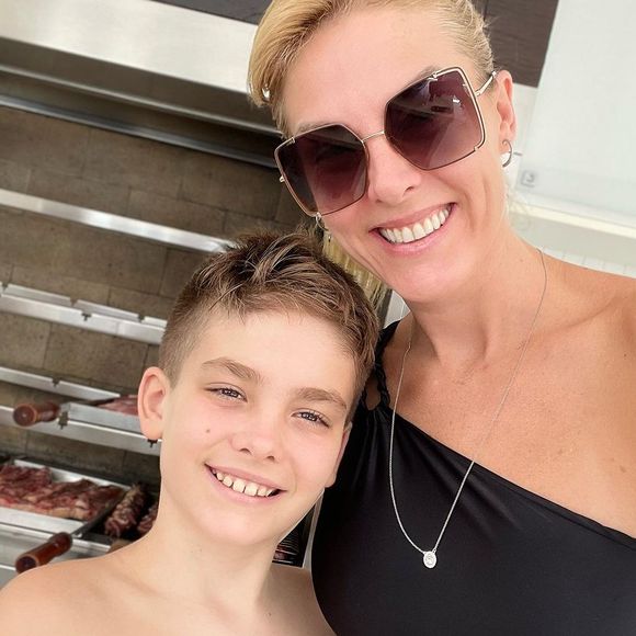 Outra também disse: 'Agora eu vejo o filho da Ana sorrindo nas fotos'. Alezinho é filho de Ana Hickmann do seu relacionamento com o ex-marido Alexandre Correa.