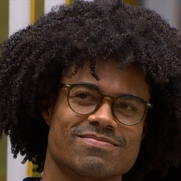 Breno não ficou com porcentagem acirrada com Ana Paula Renault, como algumas enquetes mostraram, no 'BBB 26'