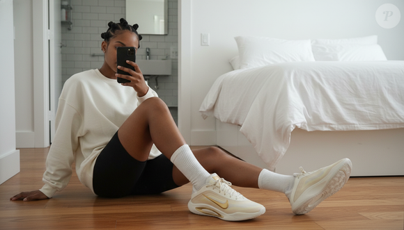Novo modelo da Nike aposta em tons neutros e detalhes em ouro para celebrar a força e a liderança da estrela do basquete A’ja Wilson