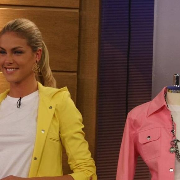 2004 - Ana Hickmann estreou na Rede Record em 2004 com o programa 'Tudo a Ver'. A apresentadora comandava um quadro chamado Estilo Hickmann