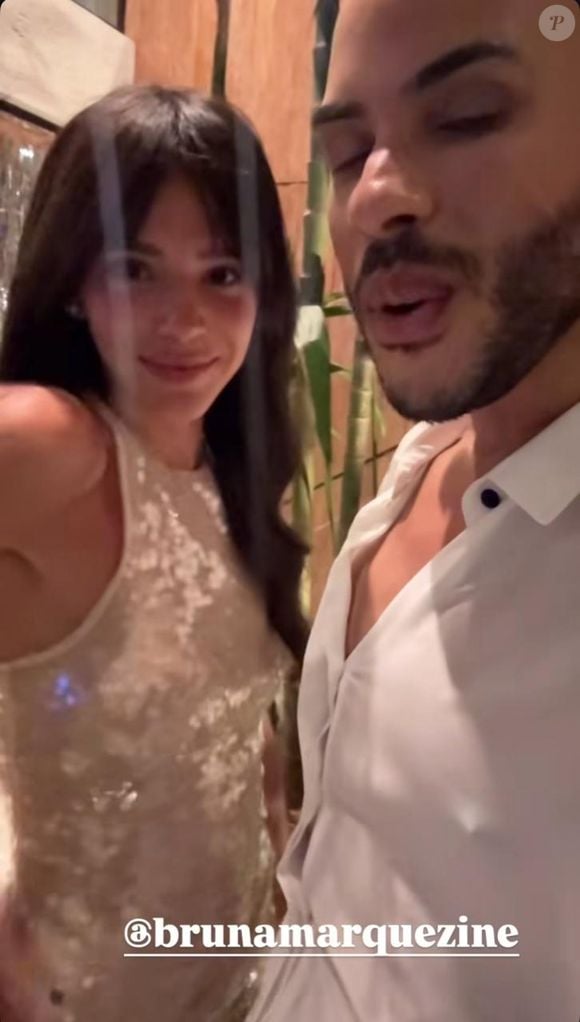 Quando Hugo se deparou com Bruna Marquezine no local, disse: 'Gente, olha a dona da festa hoje', citou. Marquezine estava com os cabelos soltos, e sua beleza estava ainda mais radiante.