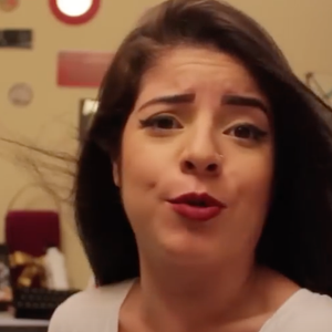 Sempre muito espontânea, Gkay logo conquistou o público e passou a fazer sucesso na web