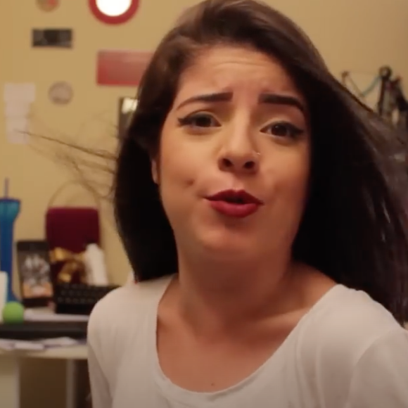 Sempre muito espontânea, Gkay logo conquistou o público e passou a fazer sucesso na web