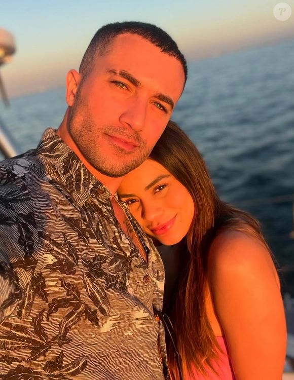 Lexa está atualmente em um relacionamento com o ator Ricardo Vianna.