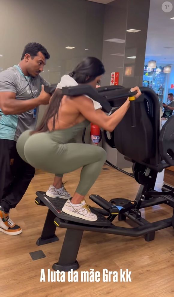 Gracyanne Barbosa fez uma série de exercícios tanto para membros inferiores, como superiores.