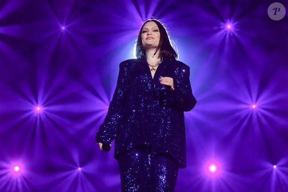 Durante sua apresentação, Jessie J desabafou sobre a luta contra o câncer e deu mensagens de apoio ao público