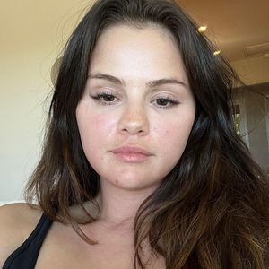 Selena Gomez recebeu mais de 17 milhões de likes ao com fotos de cara limpa