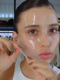Sérum em alta na beleza! Os 8 melhores séruns para sua pele neste Inverno: lista tem um feito 3 tipos de mel de abelha negra, novidade ‘antiderretimento’ da pele e até microagulhas invisíveis