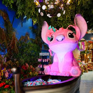 Festa da filha de Ticiane Pinheiro e César Tralli também trazia estátua gigante da personagem Angel