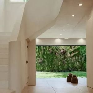 A mansão de Shawn Mendes tem 5 quartos e 6 banheiros