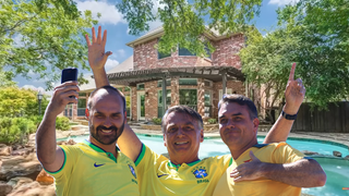 'Vida de resort' nos EUA em mansão de R$ 6 milhões, 4 quartos, piscina e aluguel de R$ 35 mil por mês: o refúgio de Eduardo Bolsonaro, irmão de Flávio, em meio à suposta fuga para os Estados Unidos